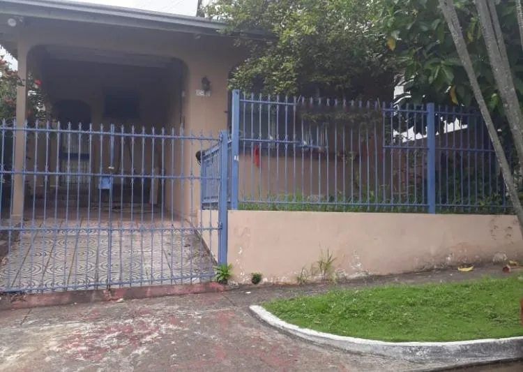 Venta de casa en la 12 de Octubre, vista 2