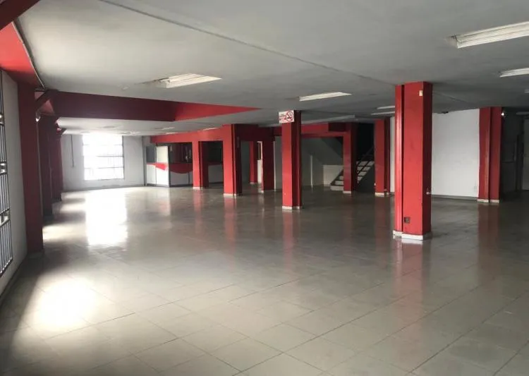 Alquiler y Venta de Edificio Comercial en Calidonia, vista 2