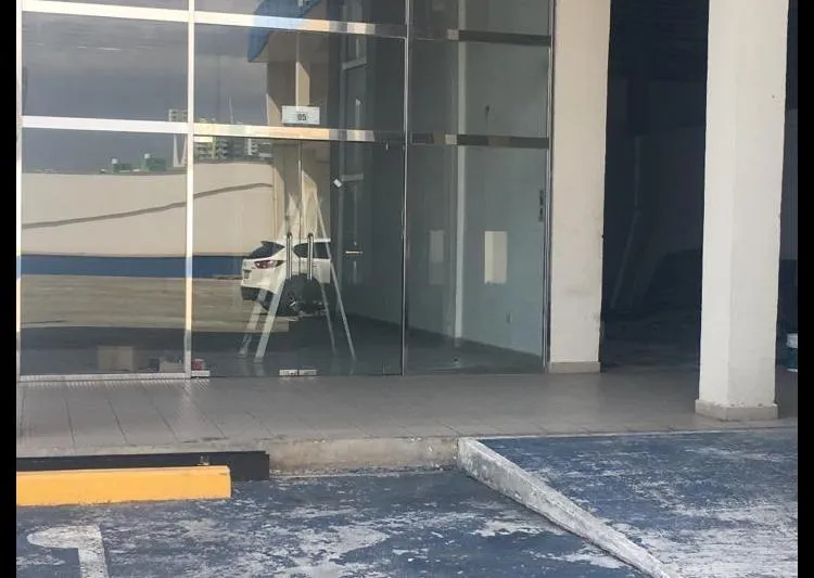 Alquiler de local comercial en Condado del Rey, vista 3
