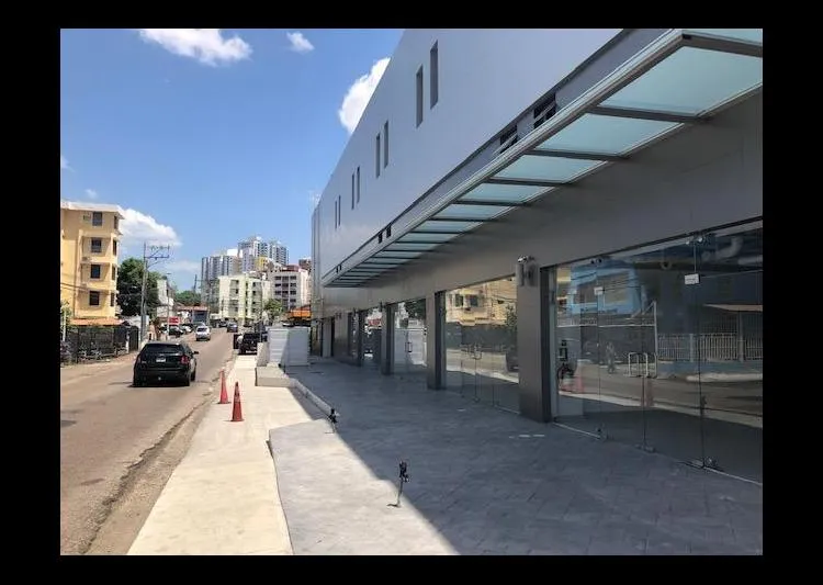 Alquiler de local comercial en Via Porras, vista 2