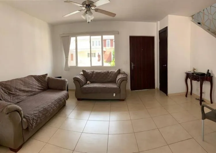Venta de casa en Brisas del Golf, vista 2