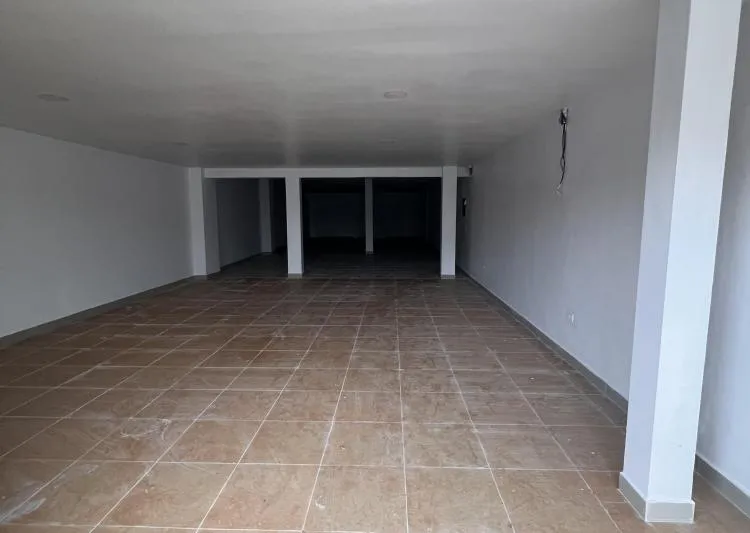 Alquiler de Local Comercial Frente a Sertracen, vista 2