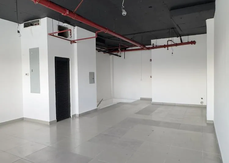 Alquiler de Local Comercial en Víá Porras, vista 2