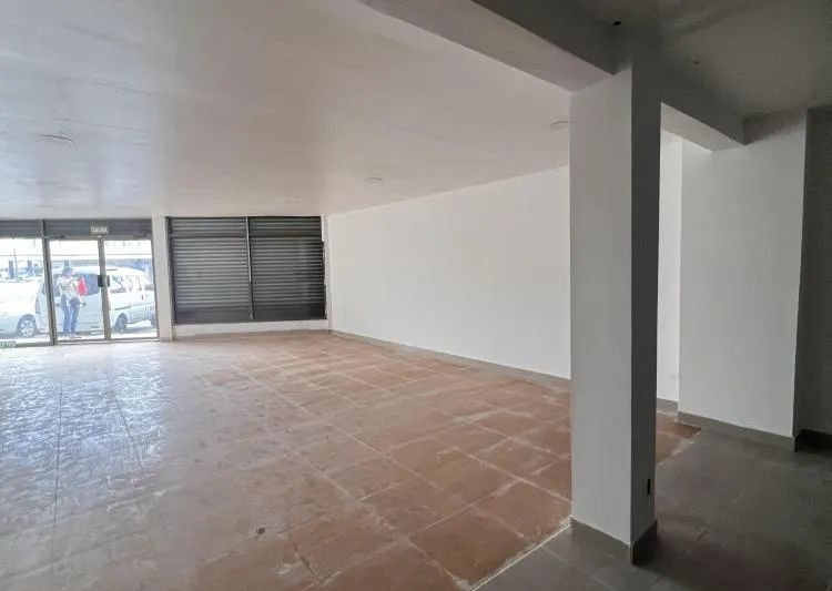 Alquiler de Local Comercial Frente a Sertracen, vista 3