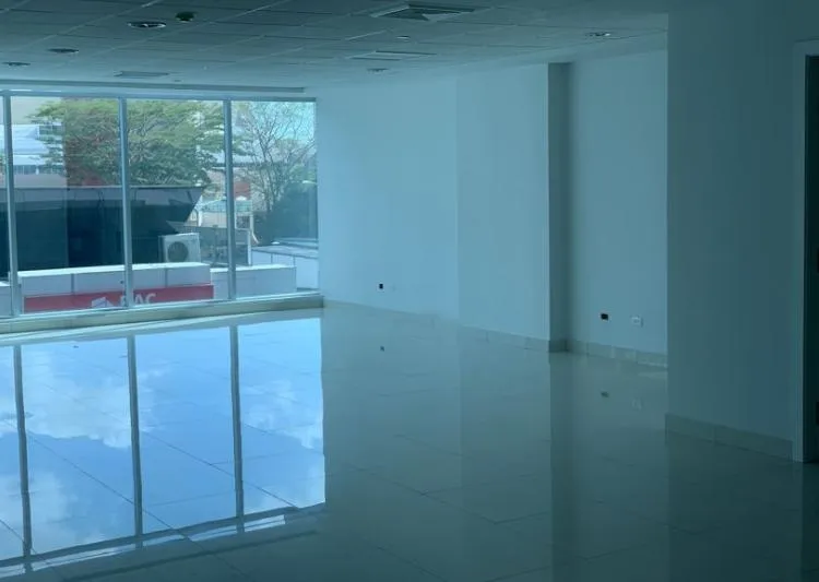 Alquiler de Oficina en plaza comercial en Vía Brasil, vista 3
