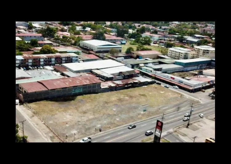 Terreno en venta en Parque Lefevre, vista 3