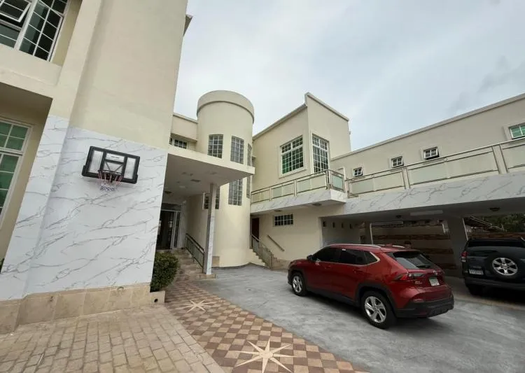 Alquiler y Venta de Casa en San Francisco, vista 2