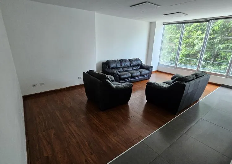 Venta de Local comercial con bodega en Coco del Mar, vista 3
