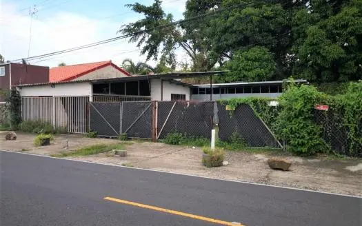 Venta de terreno en Parque Lefevre