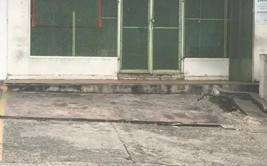Alquiler de local comercial en Via Porras
