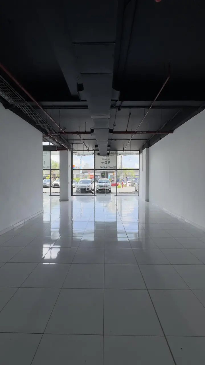 Alquiler de Local Comercial en Víá Porras
