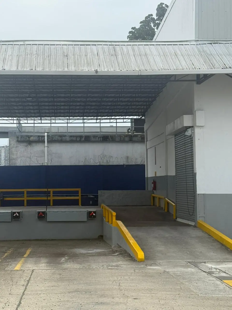 Galera en alquiler  en Centro logístico la locería