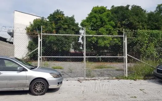 Alquiler de Terreno en Parque Lefevre